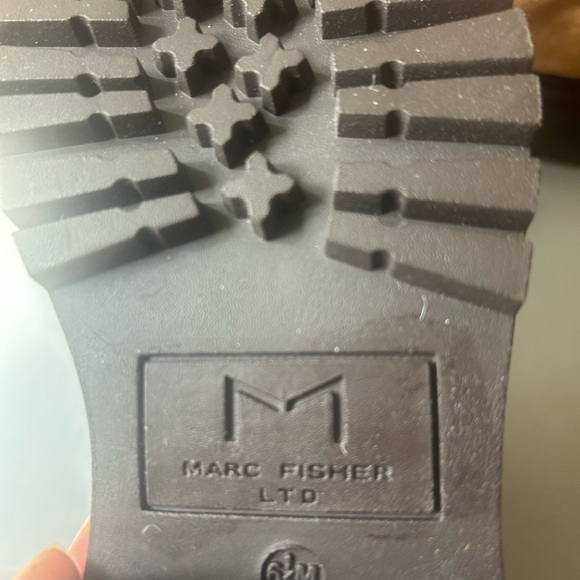 Marc Fisher LTD Nairy Hiking Boot
Brown Suede Size 6 1/2 - Picture 7 of 7